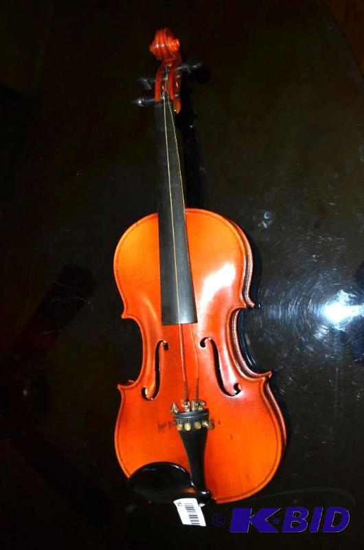 lot 76 image: Suzuki Violin #220 size 12 Anna 1991 #11869...