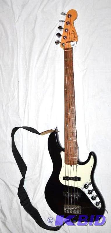 lot 9 image: Fender Delux Jazz Bass electric guitar - ...