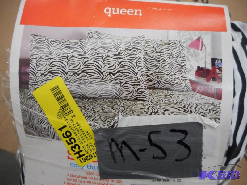Queen size bedding set