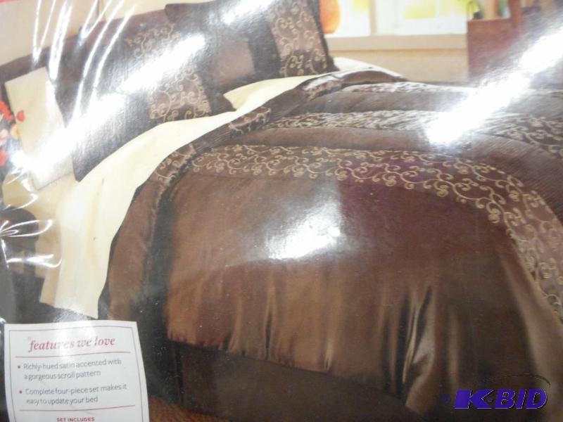 Queen size comforter