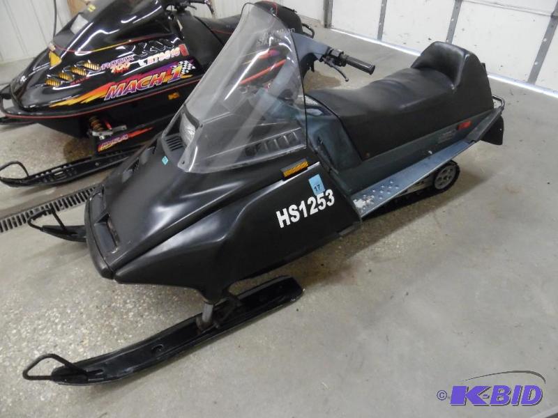 lot 2 image: 1989 Yamaha Ovation