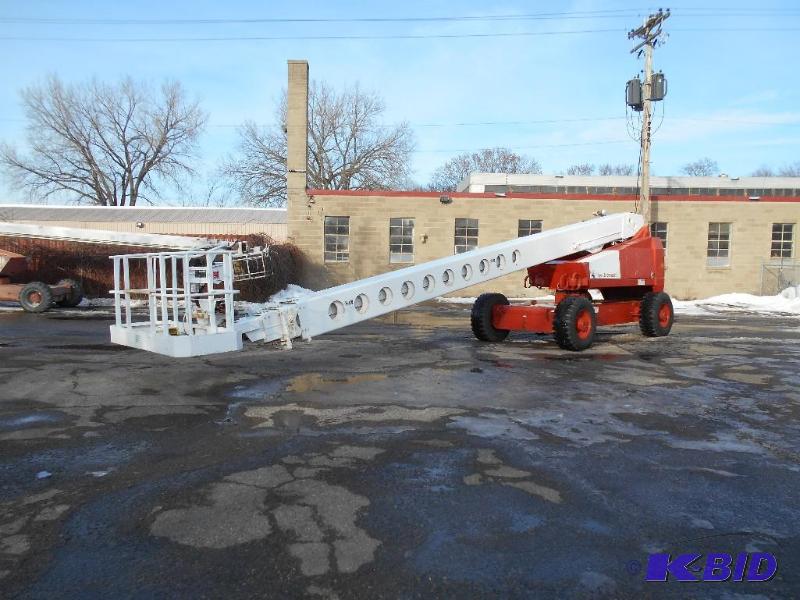 lot 1 image: Snorkel TB120 4X4 Boom Lift