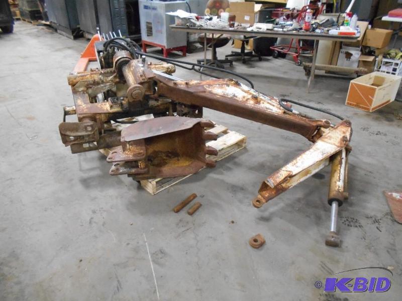 lot 13 image: Field Chief Backhoe Attachment for Skidsteer. NO RESERVE