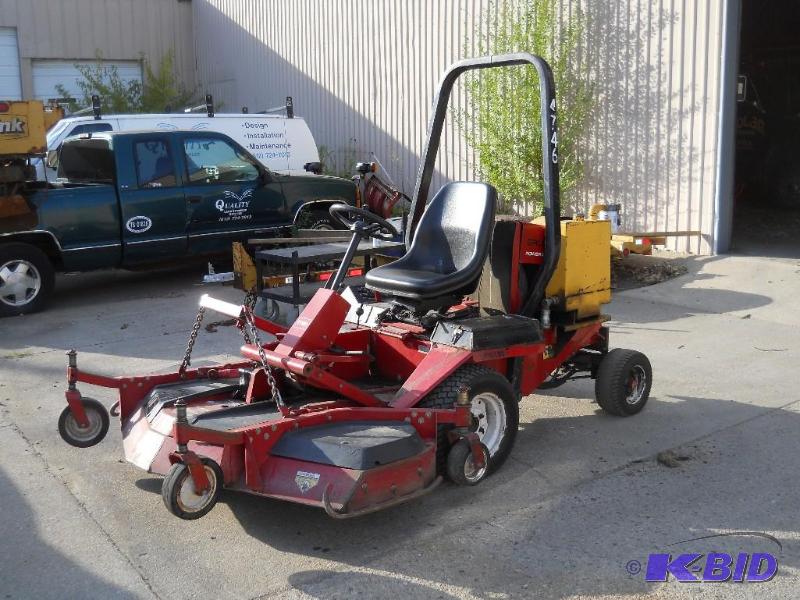 Toro 345 Commercial Rotary Lawnmower. Starts and Runs