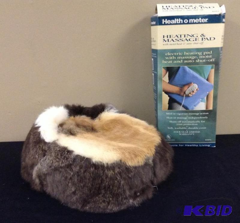 lot 108 image: Heating and Massage Pad and Rabbit Fur Foot Cozy