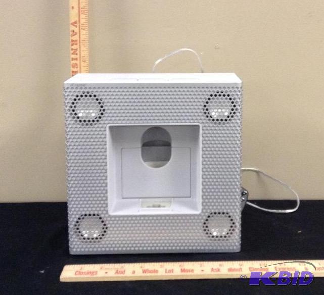 lot 114 image: Sharper Image iFrame Sound System