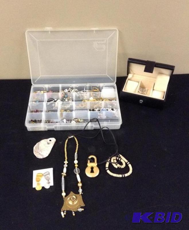 lot 117 image: Assortment Fashion Jewelry