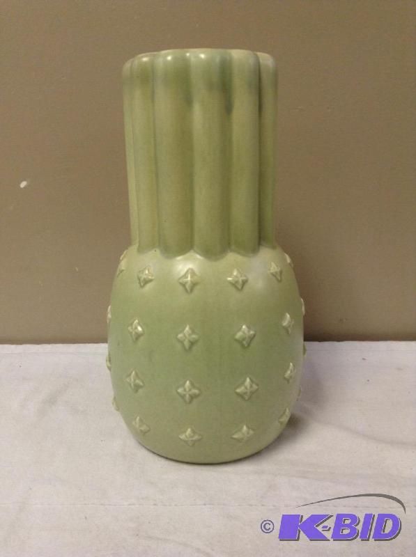 lot 37 image: Red Wing Pottery Vase 1199