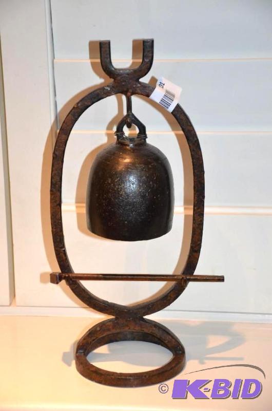 lot 101 image: Drink or Dinner bell metal 13" tall...