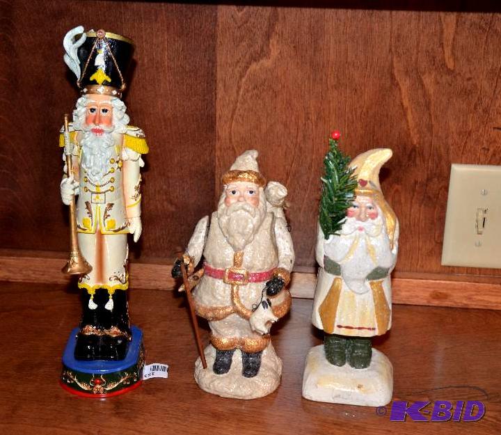 lot 153 image: Lot of 3 Collectible figures including House ...