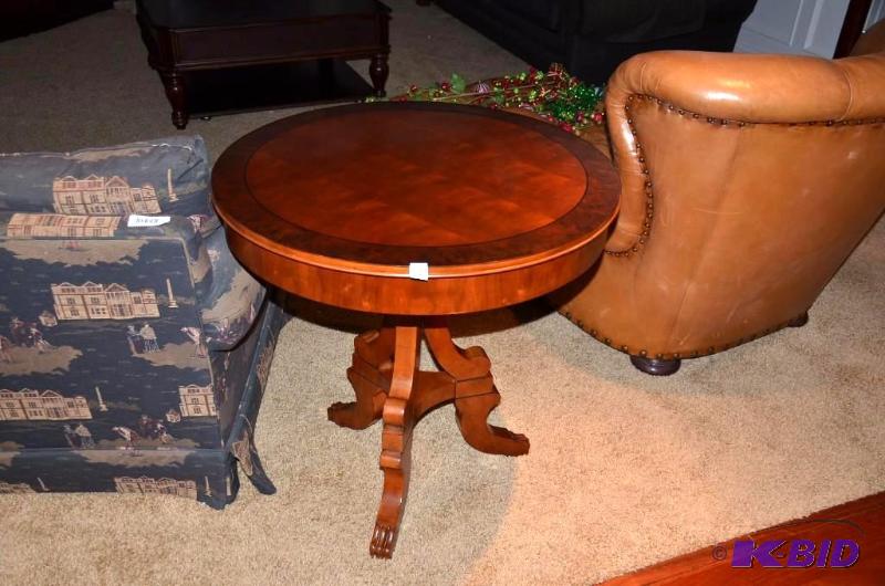 lot 18 image: Gorgeous Round wood table 30x30" Hekman ...