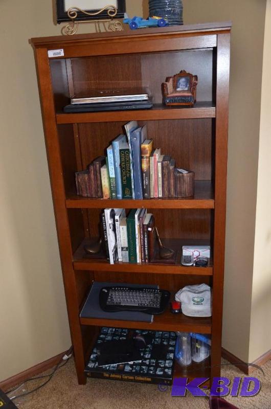 lot 194 image: Wood book shelf 71x31x13" with adjustabe...