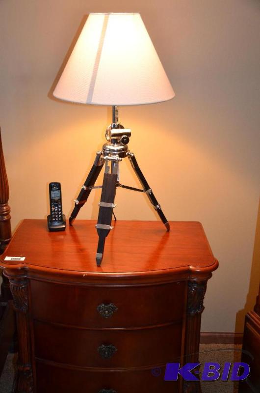 lot 205 image: Surveyor transit table lamp 32" tall- Th...