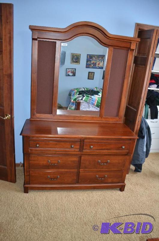 lot 224 image: Wood dresser 52x18x32  & mirror 49x48&qu...