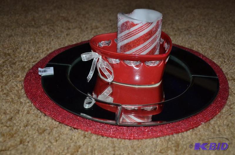 lot 260 image: Valentines day Decorative table or office cen...