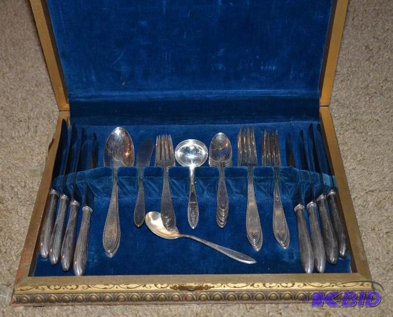 lot 263 image: Antique 1847 Rogers Bros flatware with origin...