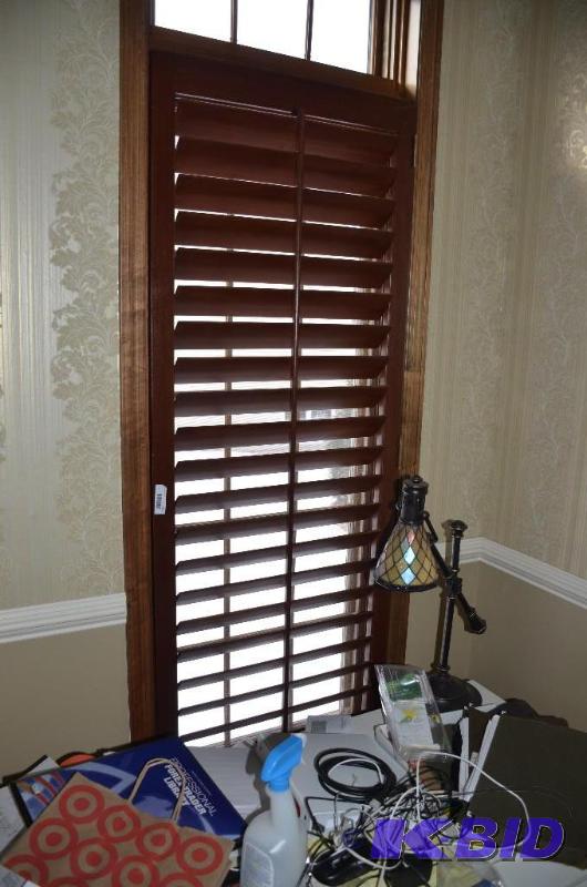 lot 276 image: 1 Wood stained shutter 26.25x69.75", hin...