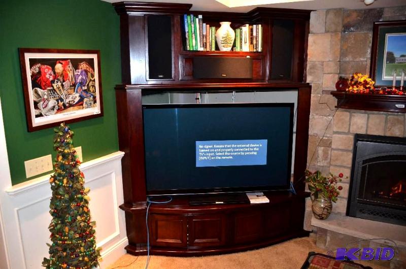 lot 31 image: Panasonic TV model TC-P60GT30 60" tv pow...