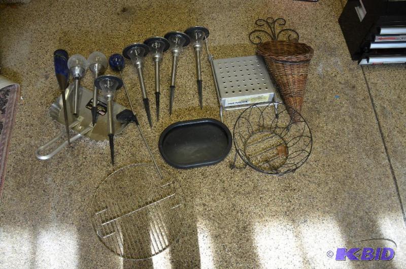 lot 315 image: Elegant metal solar lights, colored glass lig...