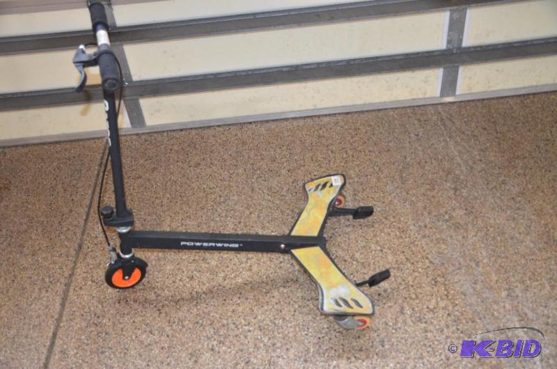 lot 323 image: Razor Powerwing...