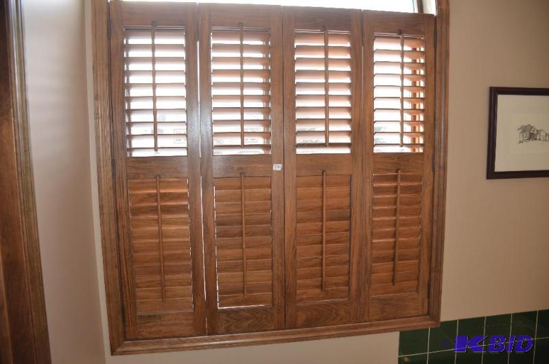 lot 330 image: Indoor shutters stained wood louvers that mov...