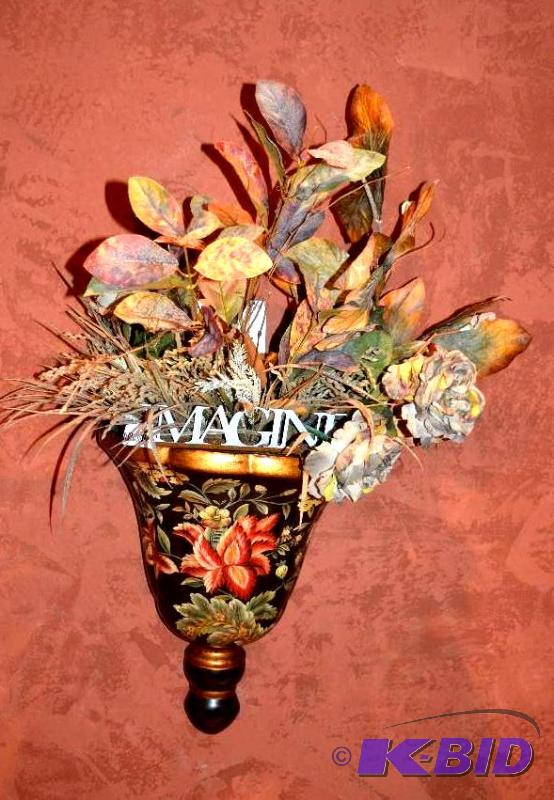 lot 77 image: Wall decor 28x12 and bathroom decor including...