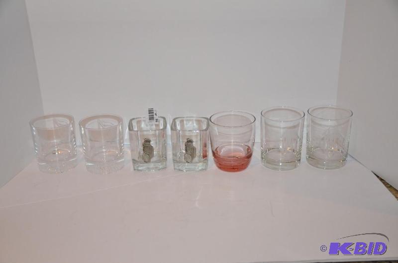 lot 86 image: 7 glasses - 2 are golf...