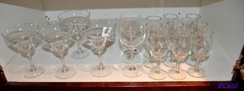 lot 90 image: Water & wine goblets 12 total...
