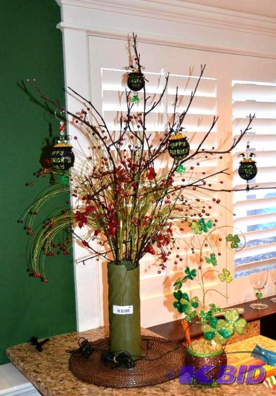 lot 99 image: Lighted St Patricks Day tree 40" tall &...