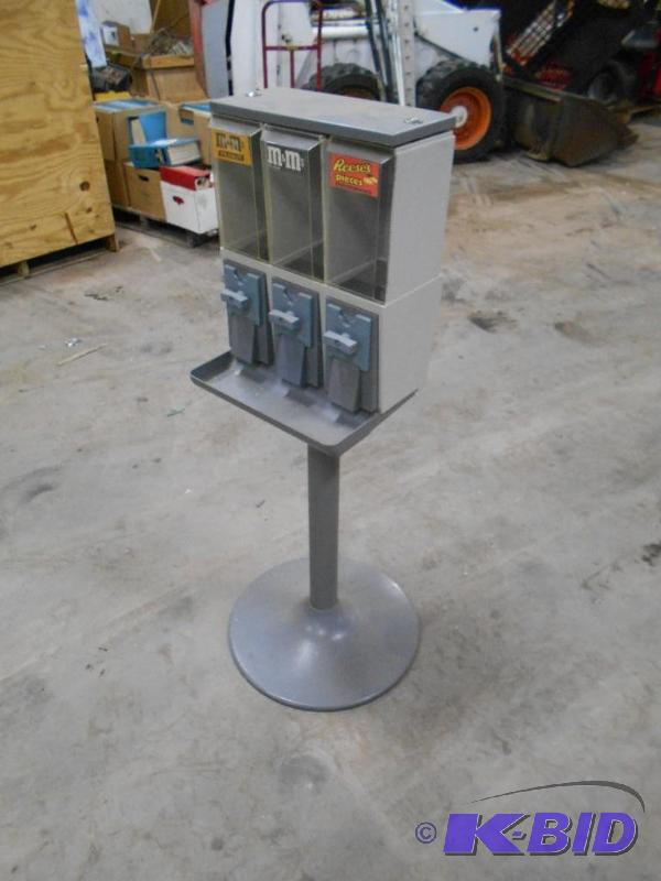 lot 9 image: Vendstar 3000 Vending Machine.