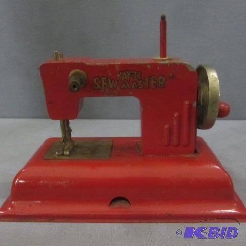 Tin KAYanEE Sewmaster