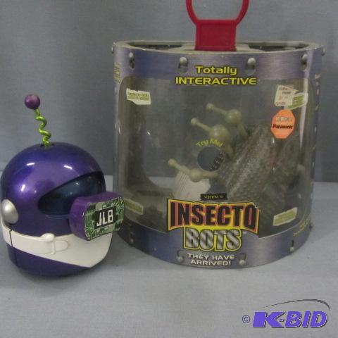 InsectoBot, Little Bot