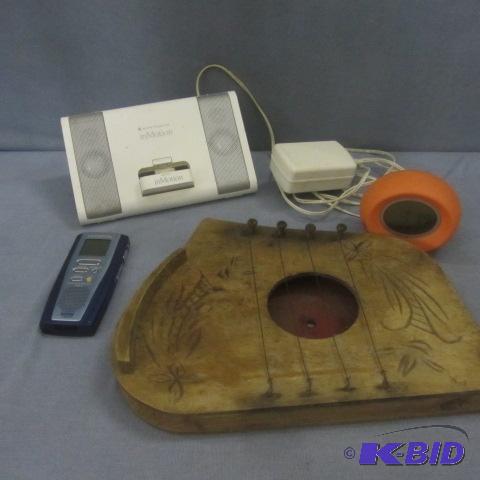 Vintage Lyre, iPod player