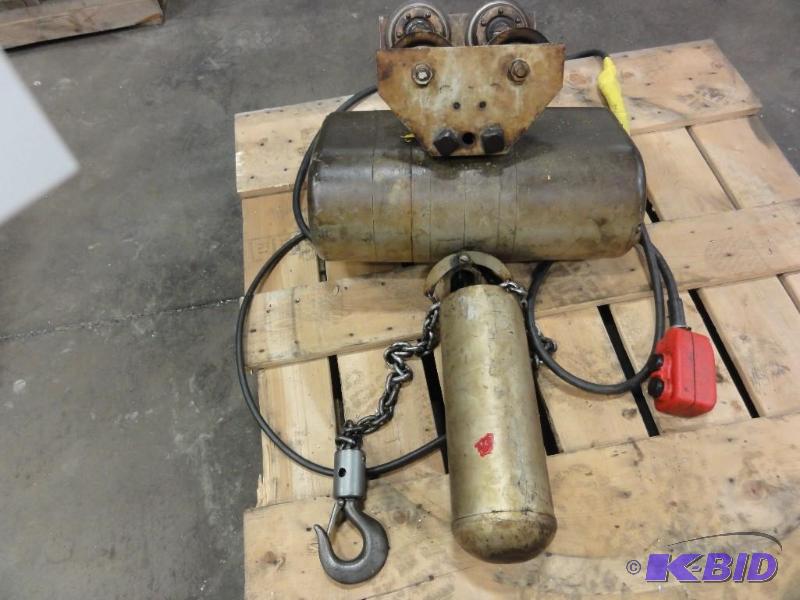CM Lodestar 1-ton electric chain hoist  Mode...