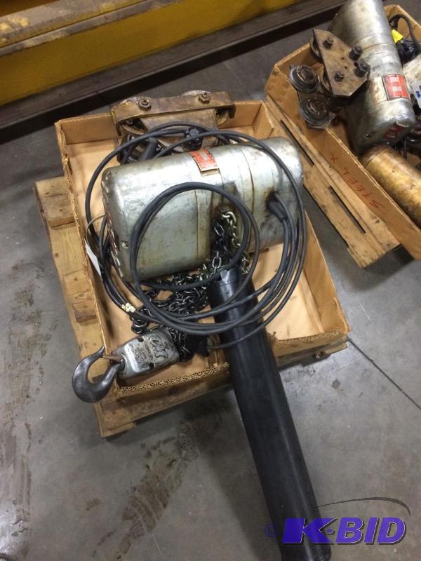 Make CM   Model R   Rated Capacity 2 Ton   S...