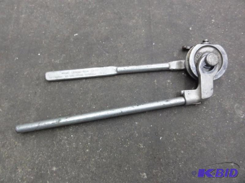 lot 1205 image: Imperial 1-12" radius tube bender...