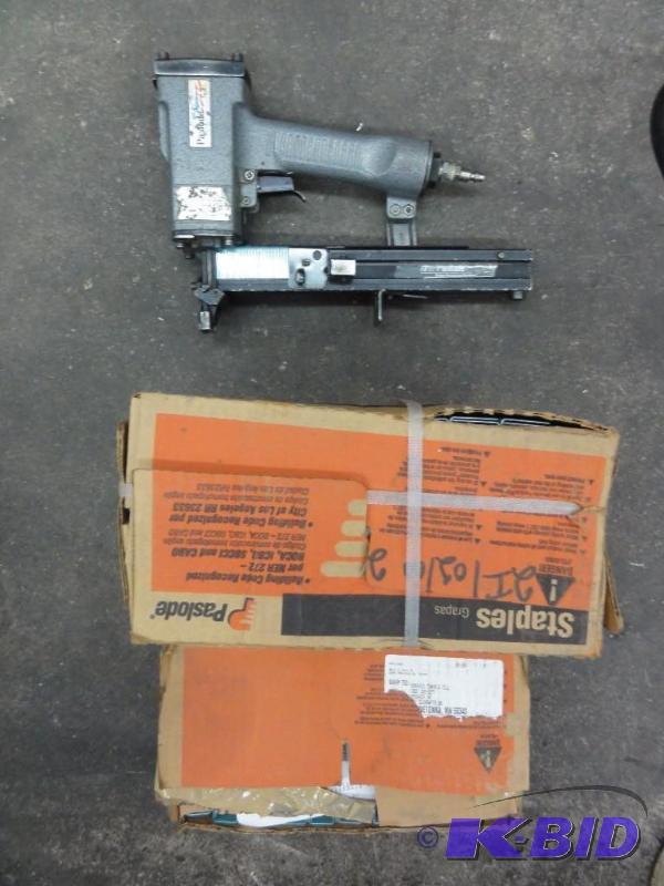 lot 1221 image: ITW Paslode Pneumatic Staple Gun Model 31503...