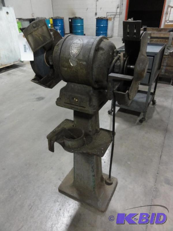 lot 228 image: Cincinnati Dual Pedestal Grinder   Model 10...