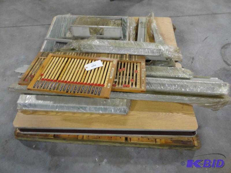 lot 239 image: Assorted Office items, returning slide charts...