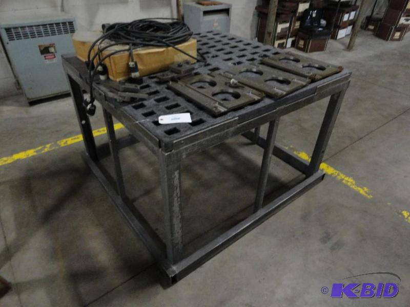 lot 252 image: Steel Framed Stand with assorted electrical...