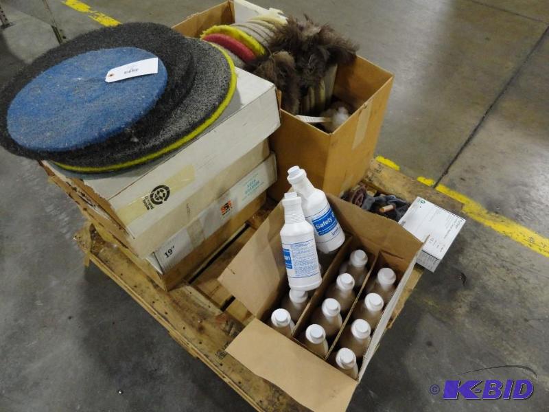 lot 255 image: Assorted Buffing Supplies...