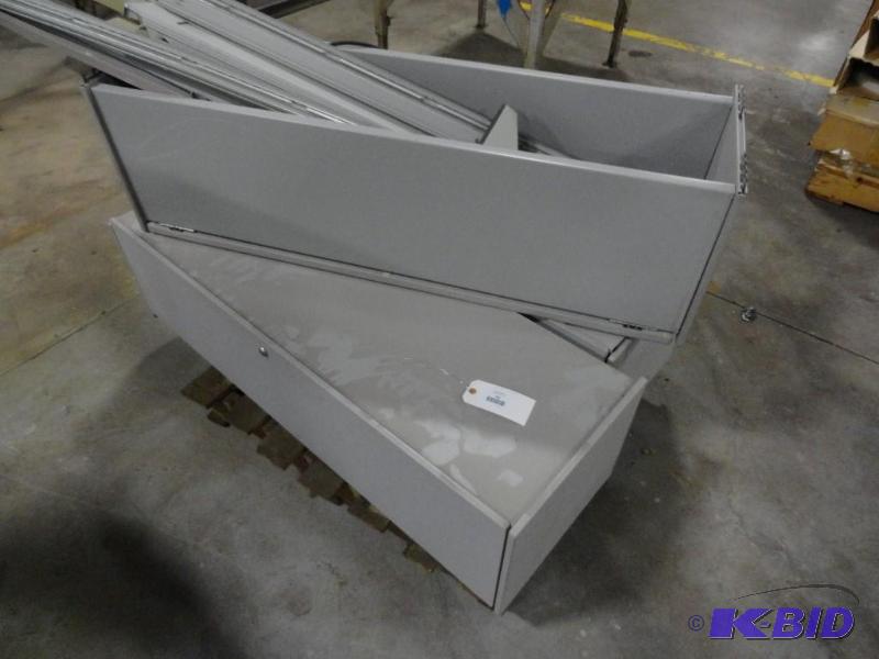 lot 260 image: Assorted Cubical Parts and Overheads...