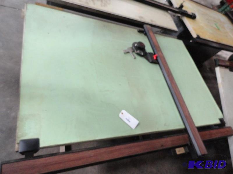 lot 268 image: Adjustable Manual Drafting Table With Approxi...