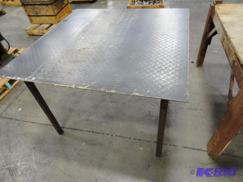 lot 283 image: All Steel Table approximate 42" x 42&quo...
