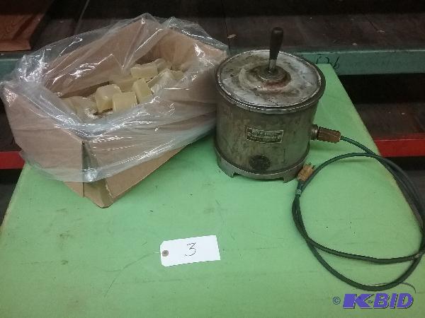 lot 3 image: Rite-Heat Model VR two quart heated pot. With...