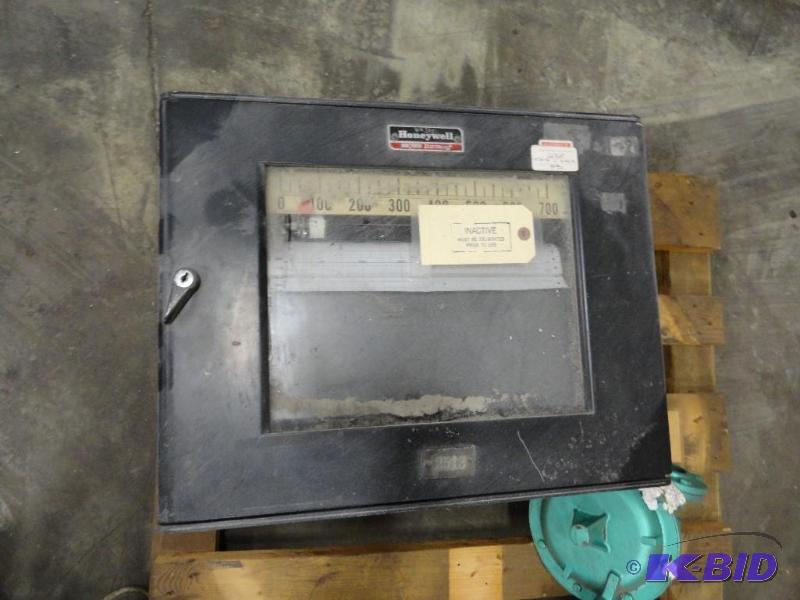 lot 359 image: Honeywell Temperature Recorder, roll paper st...