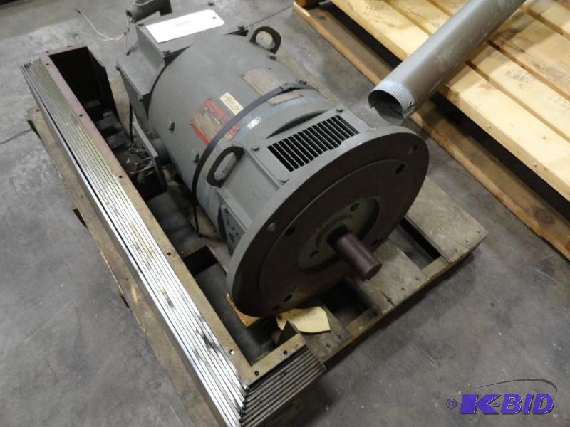 lot 360 image: GE 40 HP Motor, 25003000 RPM, 4.43.0 Amp, 2...