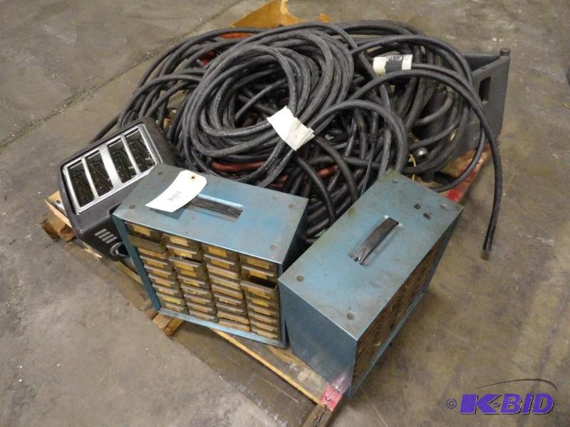 lot 365 image: Pallet of Assorted items to include   104...