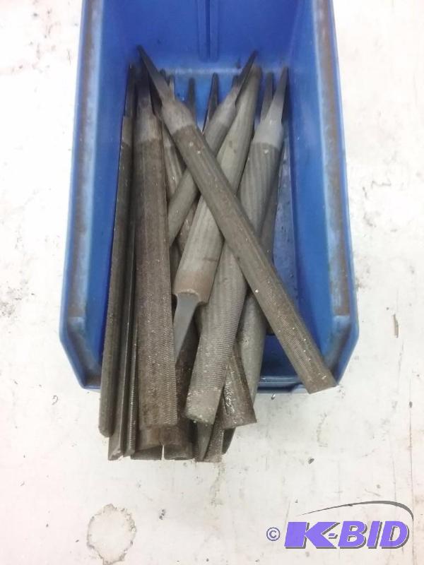 lot 410 image: Assorted files mostly half-round double cut ...