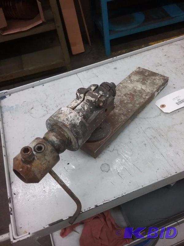 lot 425 image: Spin fixture with 9 B&ampS taper and index c...